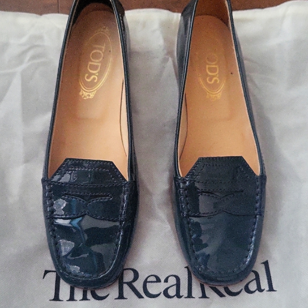 New never used Tod's TOD'S Gommini green Patent Leather Driving Loafers Moccasin